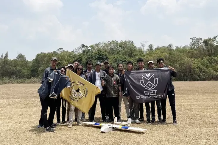 Pertama Berpartisipasi, Tim Biantara Unsoed Sabet Juara 3 Kontes Robot Terbang Indonesia